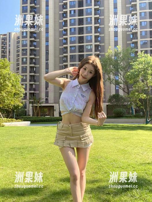 Feilin嗲囡囡 - 领略诗诗kiki的美足之旅：原图照片瞬间定格她的优雅与独特韵味.txt