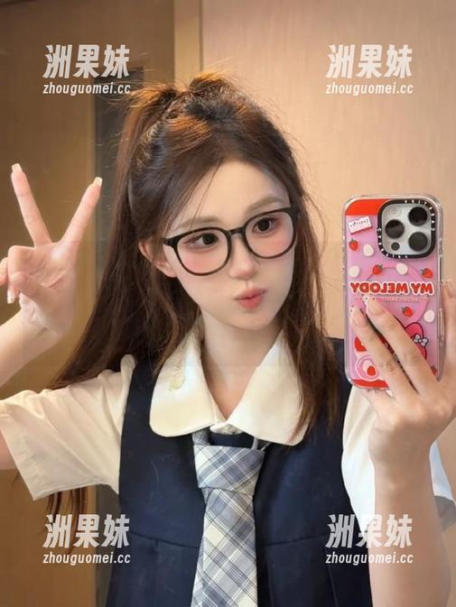 HuaYang花漾 - 去看看Egg-尤妮丝Egg的白裙写真，浓缩成照片的优雅瞬间不容错过.txt