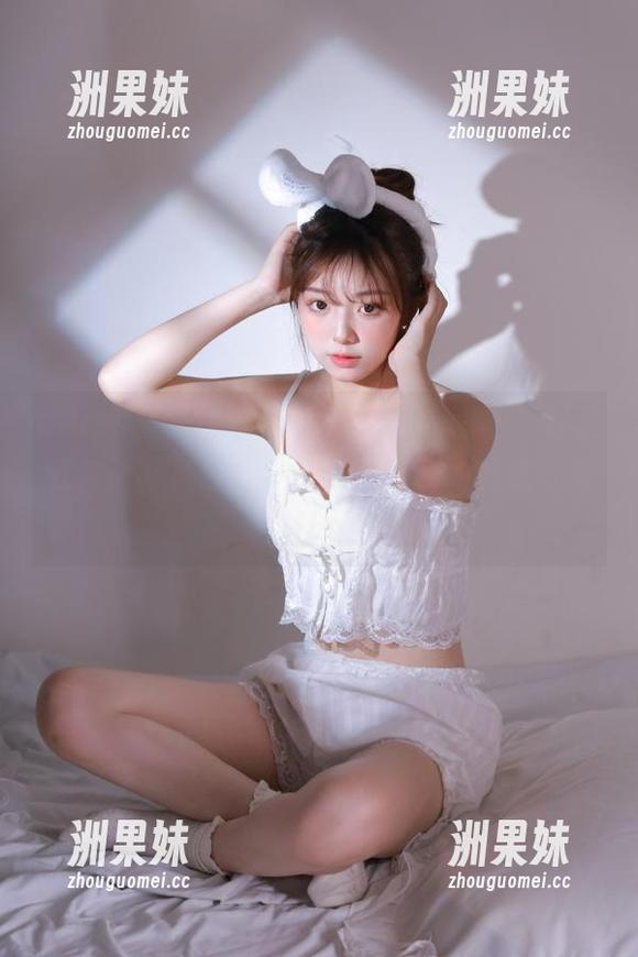 IMiss爱蜜社 - 与LalaBaby啦啦一起走进白丝写真合集，让灵动与美丽相遇在每一瞬间.txt