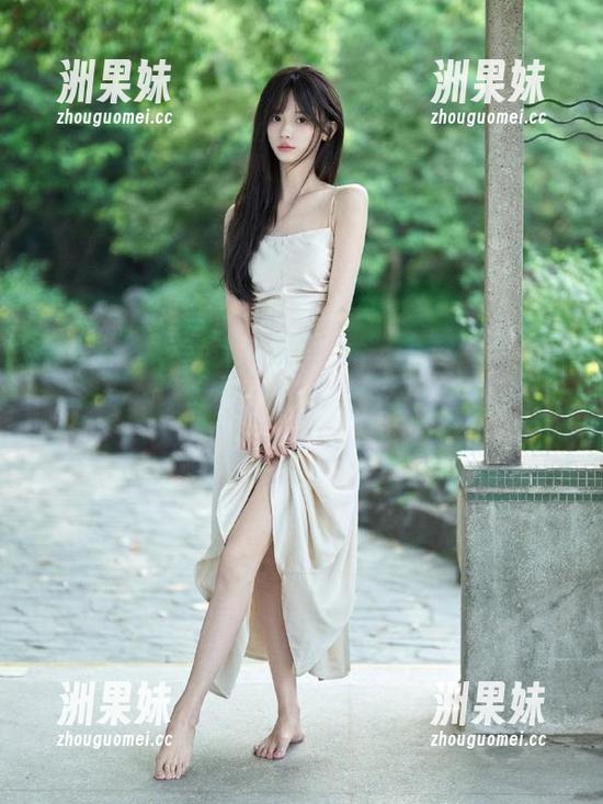 IMiss爱蜜社 - 蕾丝与梦：杨紫嫣Cynthia写真图片合集，解锁她不一样的时尚魅力.txt