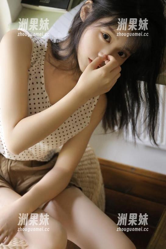 LD零度摄影 - 明然黑白作品集：精致写真图包带你领略她的个人风格.txt