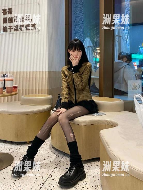 MFStar模范学院 - 柳侑绮Sevenbaby的油亮写真：美图展现青春与活力的碰撞.txt