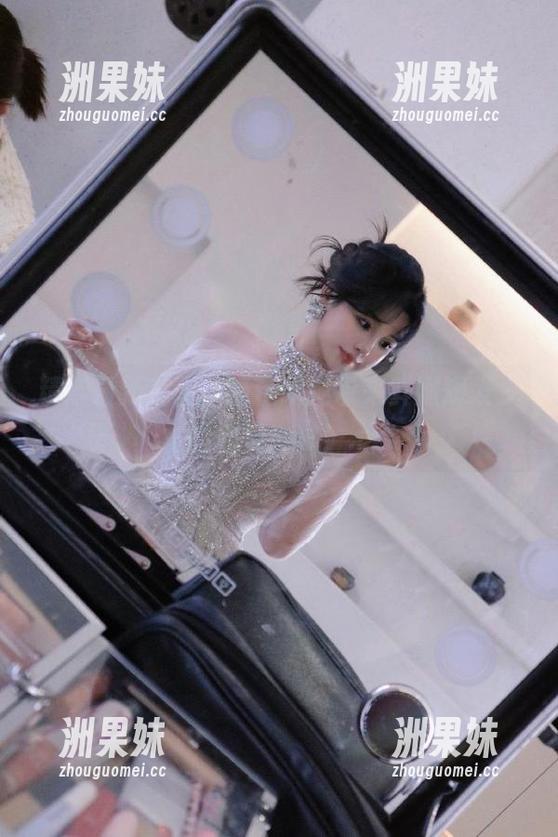 精选最新美图，喵糖映画带来鲜嫩短发少女的视觉盛宴！.txt