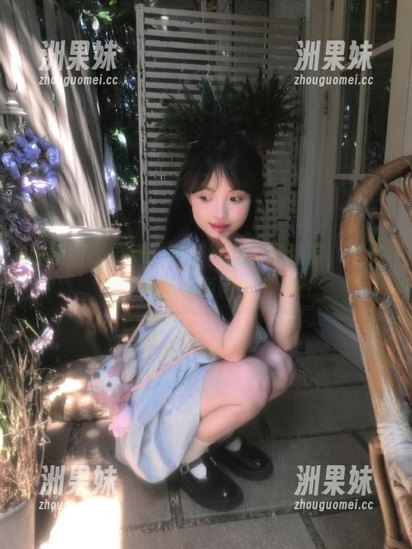 最新图库更新！喵糖映画夏日热裤，定格属于你的美丽瞬间！.txt