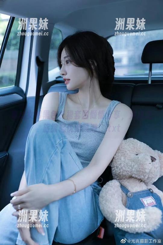 慕丝女郎黑色长裙套图倾情分享，酒店之旅掀起优雅风潮！.txt