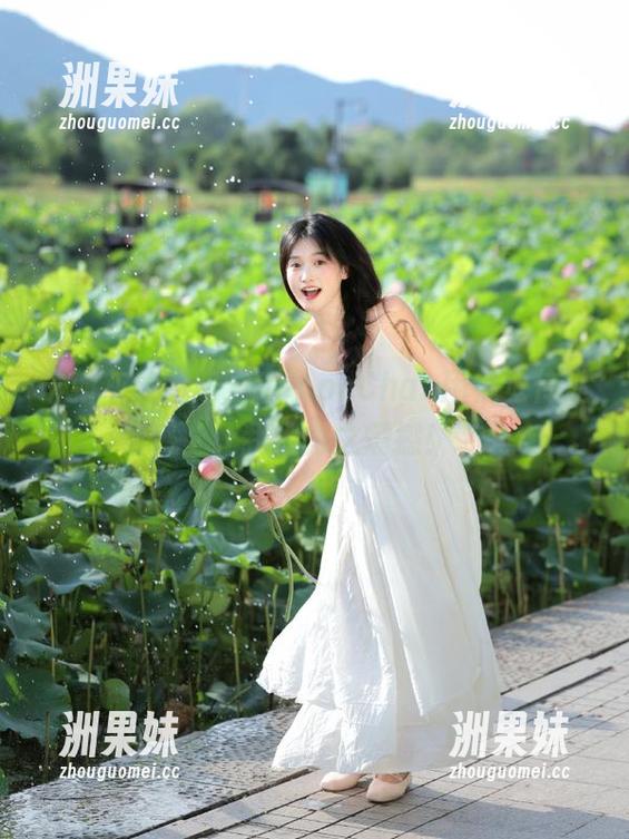最新灰丝图册：PoppaChan用视觉传递情感，让我们为之震撼！.txt