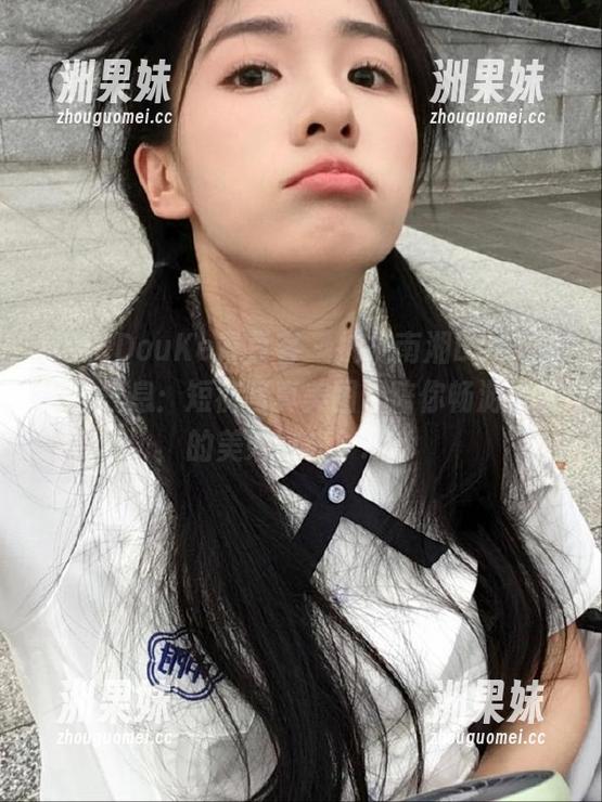 QingDouKe青豆客 - 捕捉南湘Baby的夏日气息：短裤写真美图，陪你畅游青春的美好时光！.txt