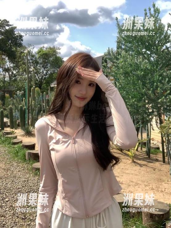 RUISG瑞丝馆 - 潘琳琳ber厨娘的诱人写真，原图更新展示生活的艺术.txt
