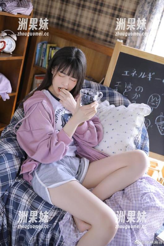 Rioko凉凉子旗袍高清写真合集：感受传统与现代的完美交融.txt