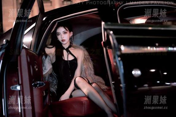 SiHua思话 - 探索露露的连体衣之美，无圣光写真带你领略新视角.txt