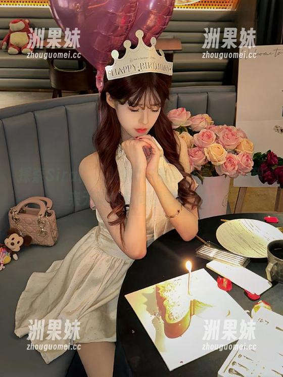探索Sira(시라)的网袜美图分享，给你带来无限的时尚创意！.txt