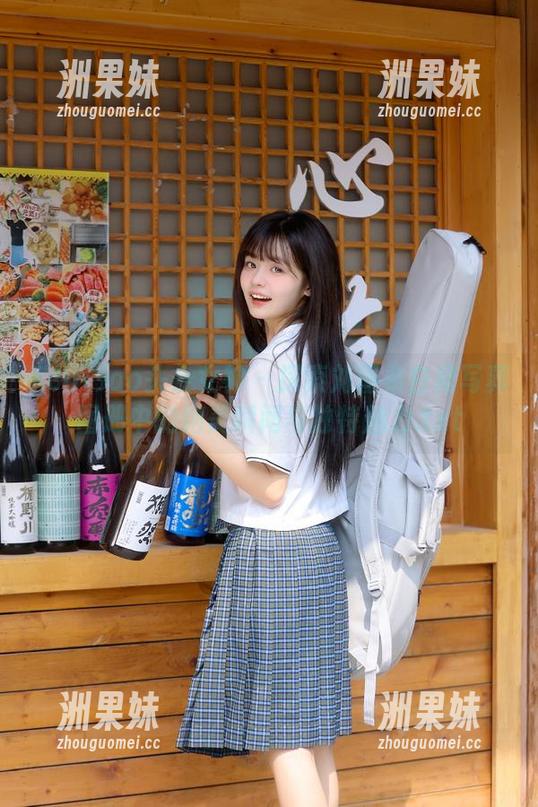 TouTiao头条女神 - 探索刘瑾希白裙写真图册中的绝美瞬间与独特魅力.txt