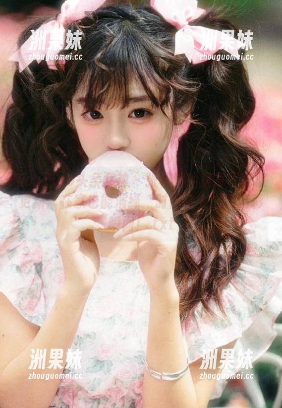TouTiao头条女神 - 张梓然的居家写真集更新：在家也能演绎‘时尚宅女’的精彩瞬间！.txt