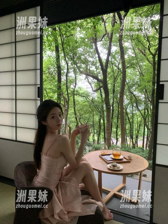 TouTiao头条女神 - 从未见过的曲佑熙黑色作品，原图竟然隐藏着这么多故事！.txt