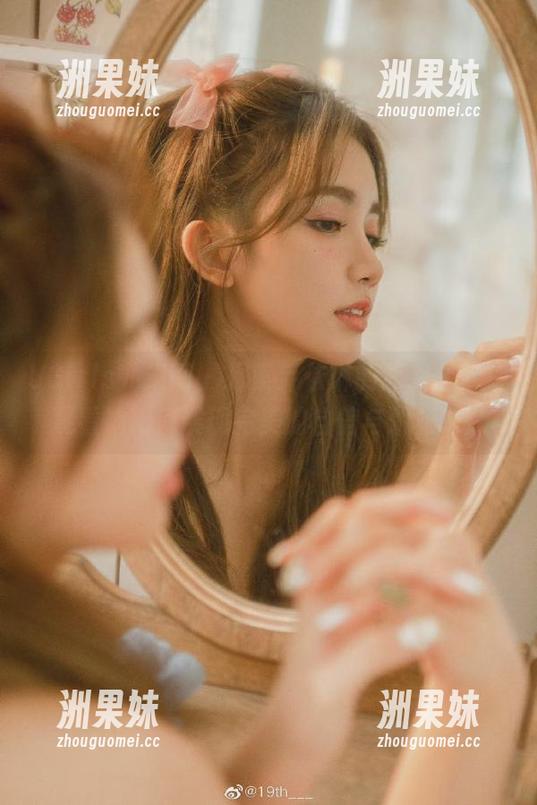 UGirls尤果网 - 探索乔依琳的泳装图包，观看她如何展现完美的自信与优雅.txt
