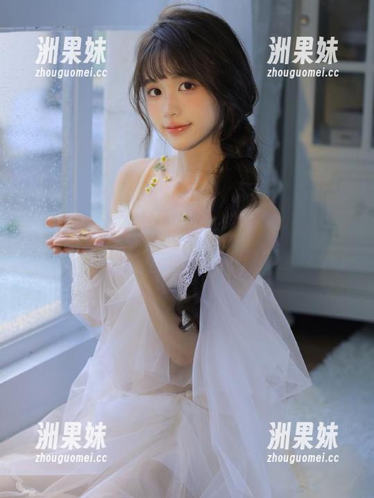 UGirls尤果网 - 呈现生活中的真实与美丽：张栩菲全新护士写真系列最新上线.txt