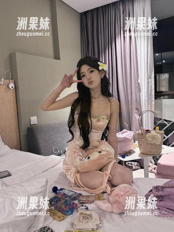 UGirls尤果网 - 张馥棋职业装写真合集，优雅职场女性的风格图集.txt