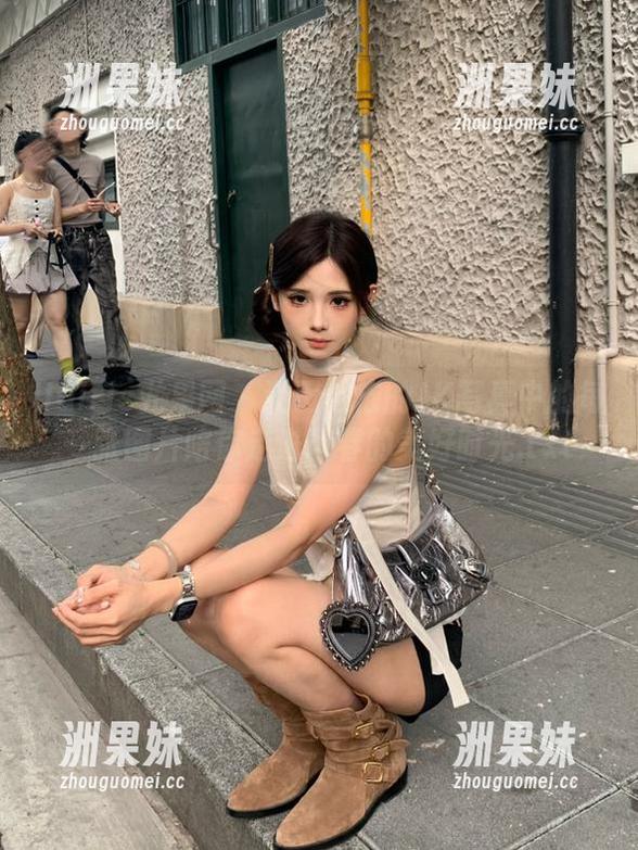 UGirls尤果网 - 让田依依的JK写真中的每一张图片陪你走进青春的美好时光.txt