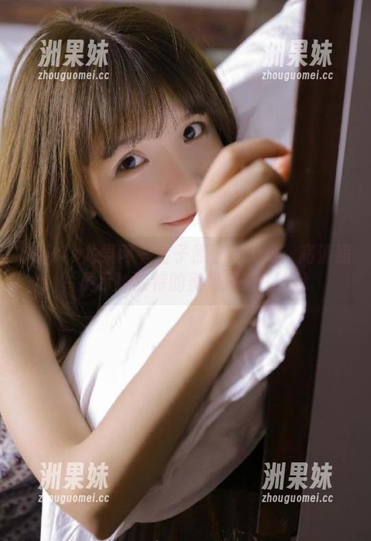 UGirls尤果网 - 金子熙魅力无限：高清照片展示她独特的美足风采！.txt