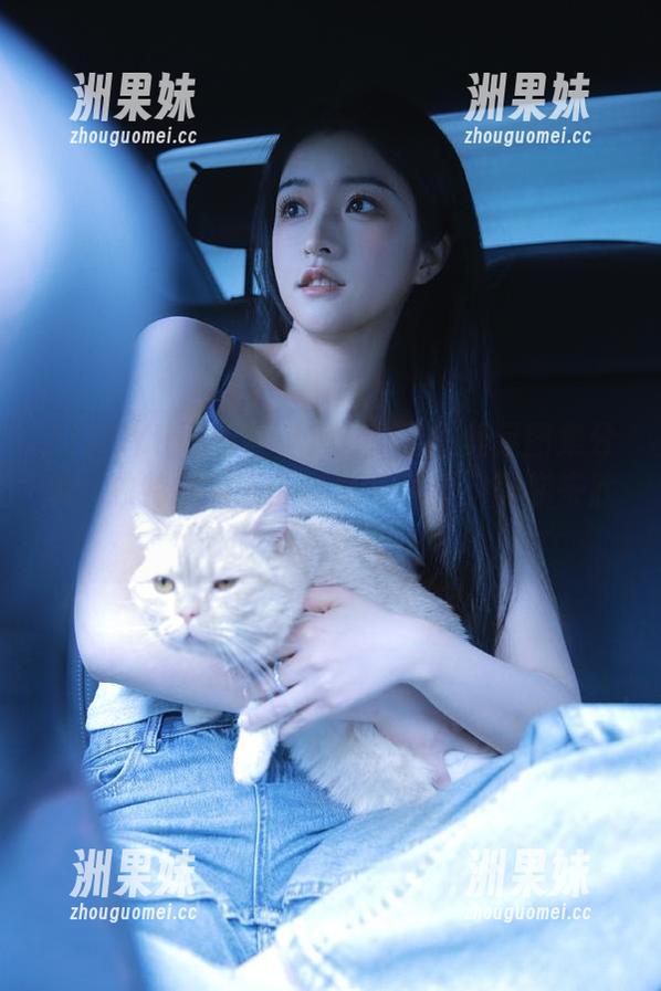 XIAOYU语画界 - Miko酱吖美足图集分享：独特视角下的优雅与风情，等你来欣赏！.txt