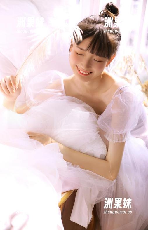 XIAOYU语画界 - 原图看杨紫嫣的毛衣写真，在线等你来一起吐槽！.txt