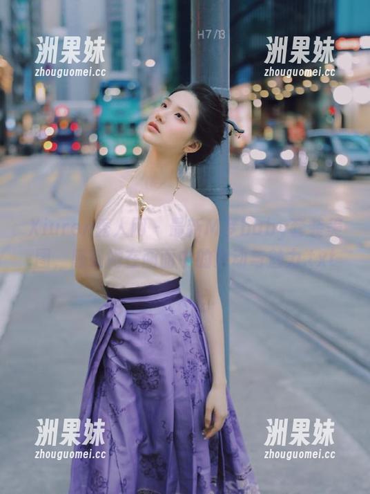 Xiuren秀人网 - 最新M梦baby套装美图，感受她在画面中的灵动与魅力.txt