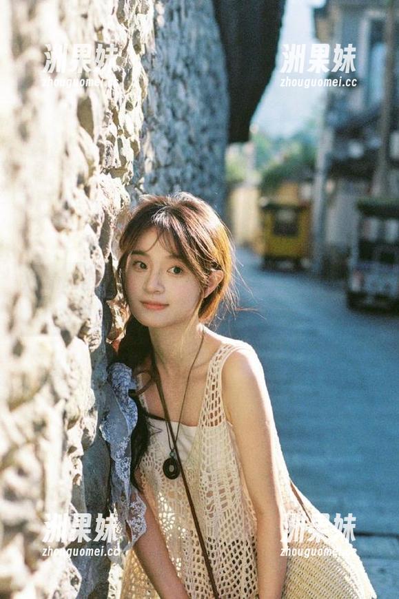 Xiuren秀人网 - 探寻Nono酱的海边资源：唯美写真带你领略夏日魅力.txt