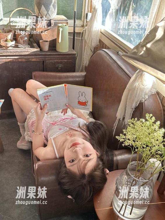 Xiuren秀人网 - 与伍晓丽Shirley学妹亲密接触，品味她的绝美图作品与生活哲学.txt