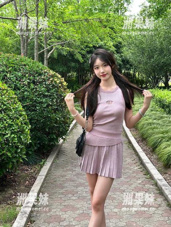 Xiuren秀人网 - 每一张都值得保存！可可芝妹妹精美套图现已开放下载，快来获取！.txt