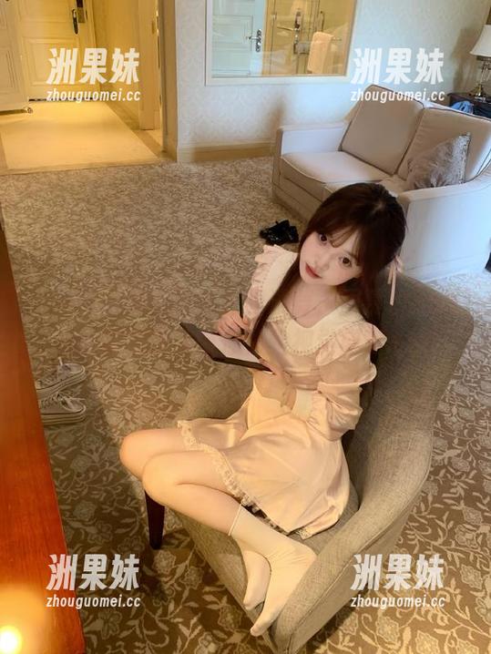 Xiuren秀人网 - 白裙漫舞，周慕汐baby的唯美图集带你体验视觉盛宴.txt