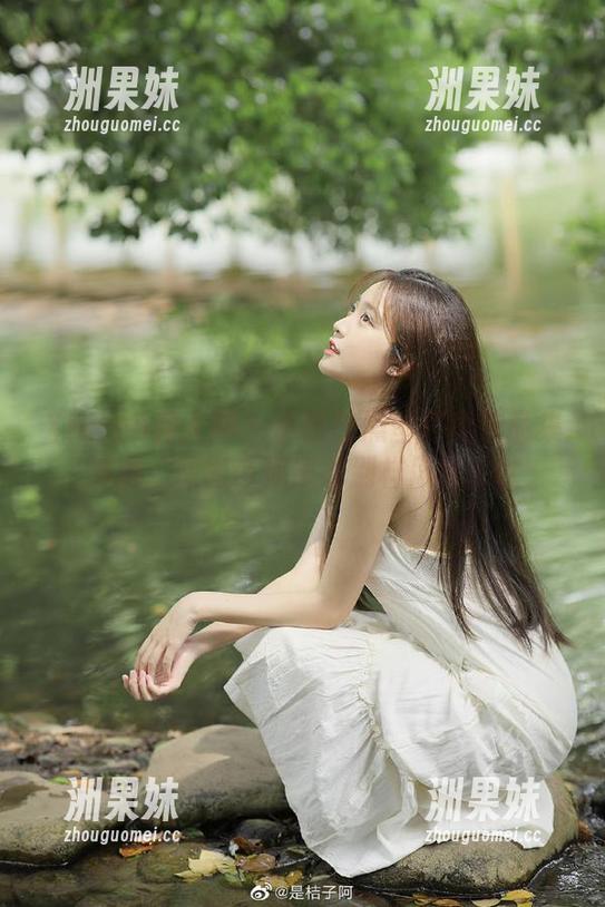 Xiuren秀人网 - 小热巴黑丝写真作品集揭秘：原图带你感受别样风情.txt
