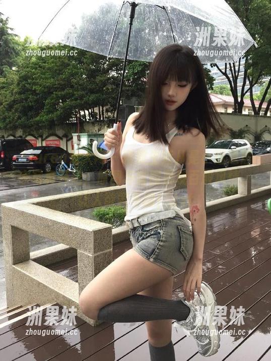 Xiuren秀人网 - 精致生活从是小逗逗居家写真开始：原图与套图展现百般风情，让人欲罢不能！.txt