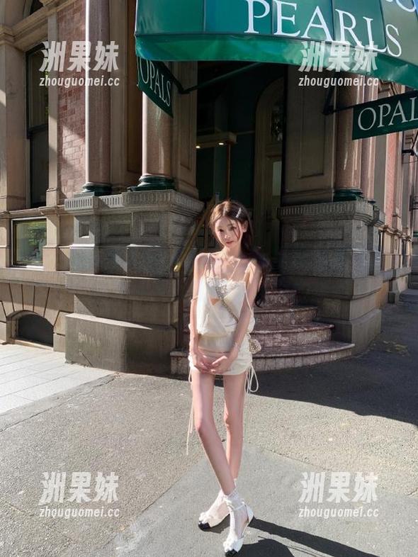 Xiuren秀人网 - 月夕Lily呈现的双马尾魅力：精选原图展现青春活力的瞬间.txt