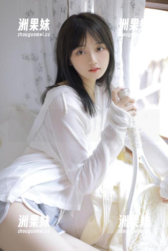 Xiuren秀人网 - 模特悦悦连衣裙高清写真资源，记录每一个动人的瞬间！.txt