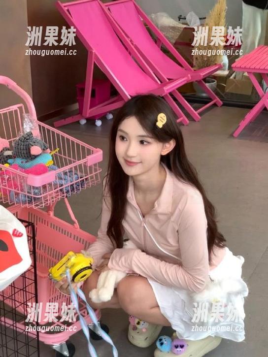 Xiuren秀人网 - 私房修女魅力满满，白兔西希的图包让你爱不释手！.txt