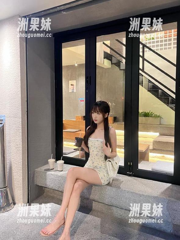 Xiuren秀人网 - 蕾蕾醒了没女神华丽图包：她的每一张照片都诉说着动人的故事！.txt