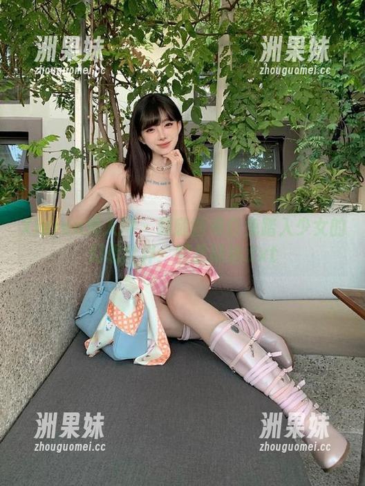 Xiuren秀人网 - 跟随西希白兔踏入少女的幻想世界：图集精选.txt