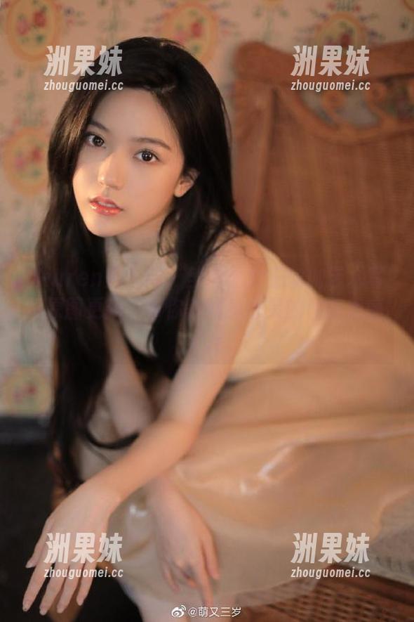 Xiuren秀人网 - 邹晶晶女王瑜伽艺术写真原图更新，带你领略身心灵的和谐美感.txt