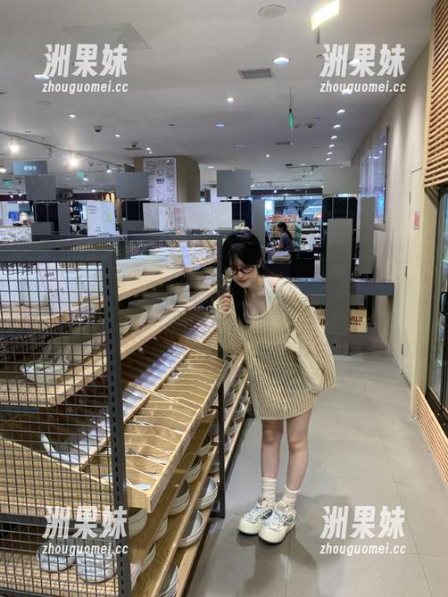 Xiuren秀人网 - 精选陈茜妮zoe泳衣写真集：每一幅作品都是艺术与性感的奇妙碰撞.txt