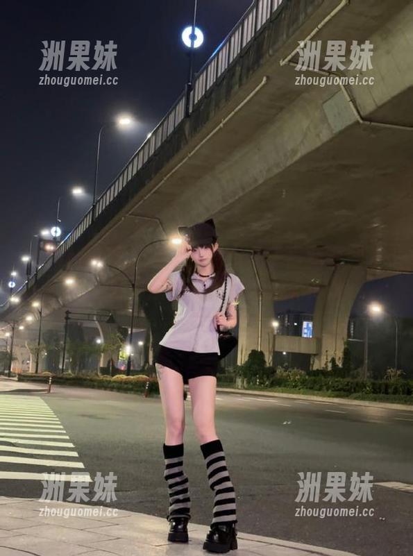 Xiuren秀人网 - 麻吉小兔子最新套图发布，妹妹展现无敌可爱魅力.txt