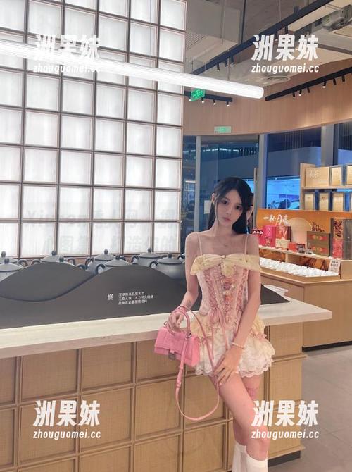 Xiuren秀人网 - 拥抱青春：龙泽美曦甜心图集，打造你的专属美丽资源.txt