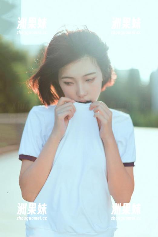 Xiuren秀人网 - 真人秀场！最新龙雪儿白衬衫套图，让你爱上这份清新气息！.txt