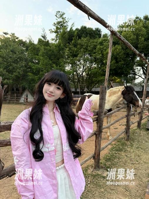 YouMi尤蜜荟 - Angela小热巴空姐魅力无限，收获独特的写真图片资源，为你献上视觉盛宴！.txt