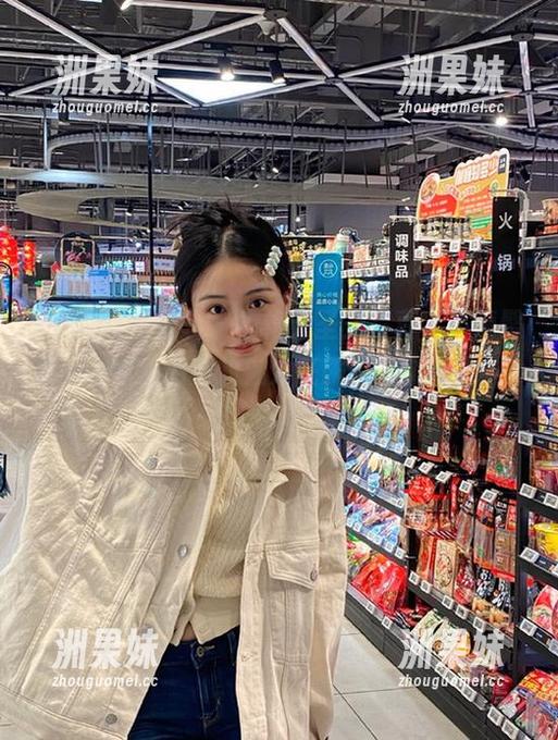 YouMi尤蜜荟 - 惊艳无圣光写真，小海臀Rena姐姐用她的魅力征服每一个镜头！.txt