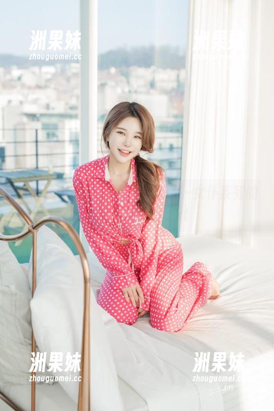 纵情享受Zzyuri圣光写真集–女仆系列的精致免费图片.txt