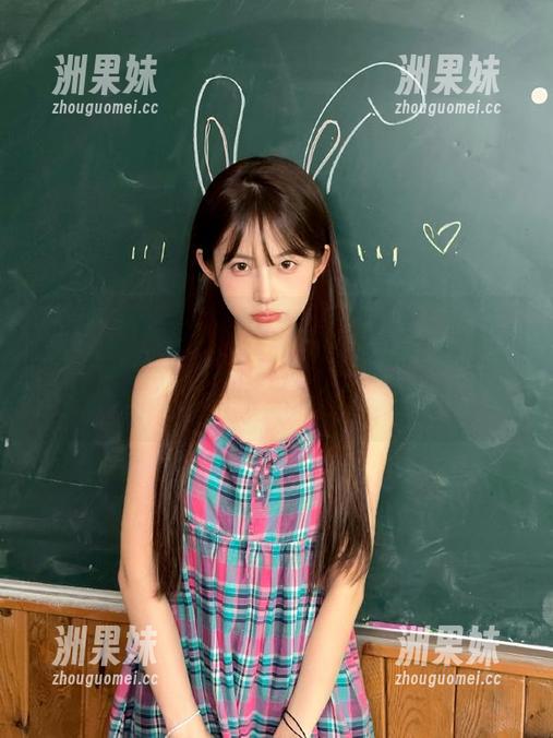 beautyleg - 透过Abby的目光：天台上每一帧美图都蕴藏着动人心弦的写真故事.txt
