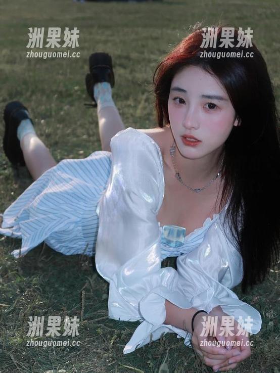 beautyleg - Aries职业装原图新鲜出炉，最新写真捕捉职场女性的优雅气质.txt