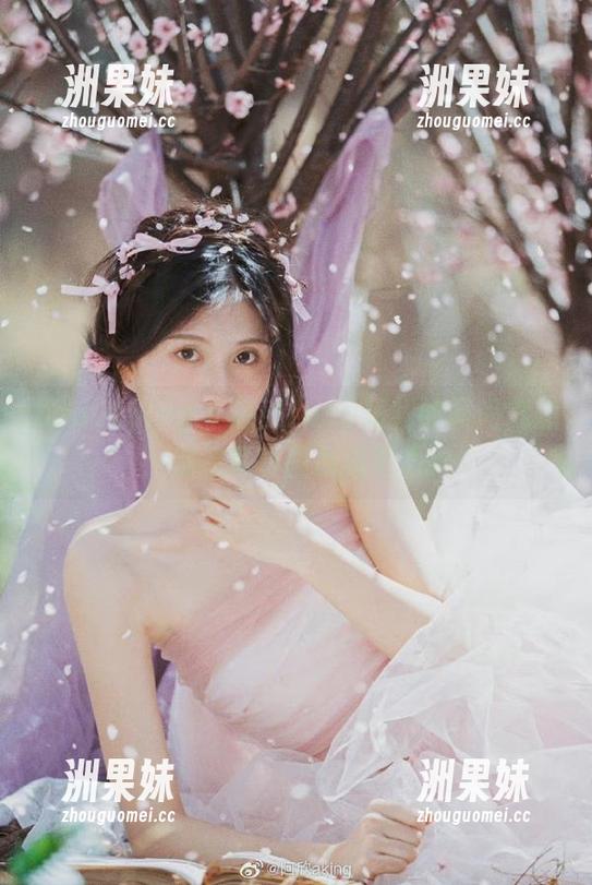 beautyleg - 感受Lucy短裙的风尚气息：别致写真图册推荐.txt