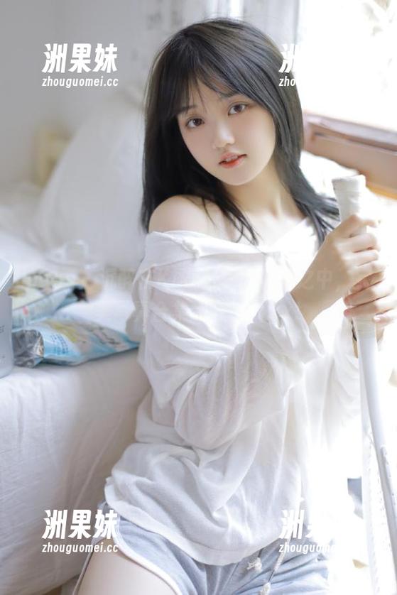 pans - 沉醉在Kiki白裙的优雅之中，完美写真合集大分享！.txt
