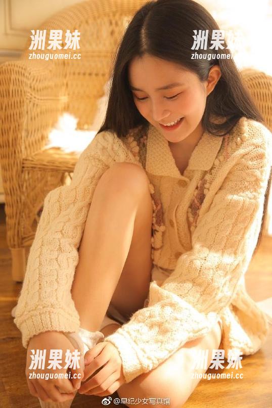 pans - 精选“兔兔姐姐”写真图集，展现多样风格与魅力.txt